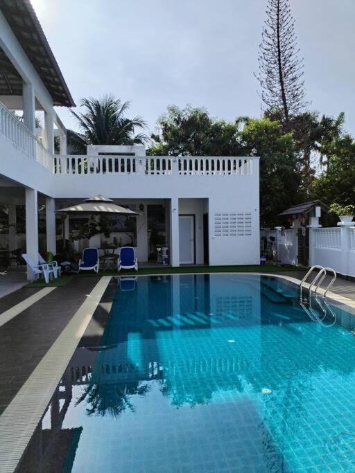 Melaka Private Pool Villa Kampong Lereh Exterior photo